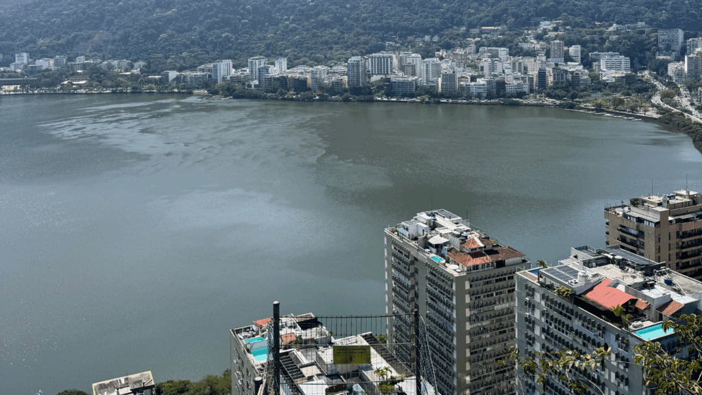 Rio Além das Manchetes: O Presente de Redescobrir Minha Cidade em 2026 com Amigas Estrangeiras 🌴 5 Trilha da Catacumba - ebook para download