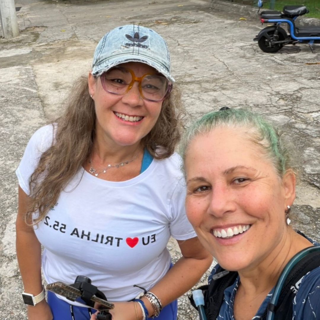 Caminhada em trilha para mulheres 40+